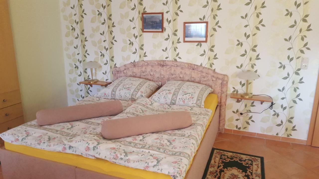 Ferienwohnung "Am Fechtertor- Eingang Zum Schlosspark" Путбус Экстерьер фото